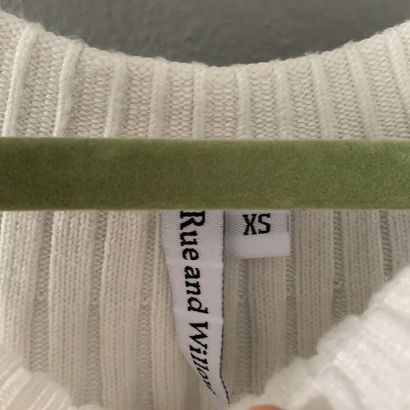 Rue and Willow Ribbed Halter Sweater sleeveless - Picture 4 of 7